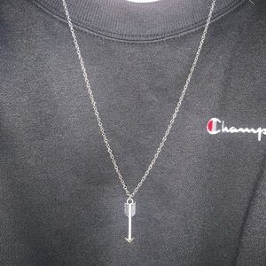 arrow longer necklace